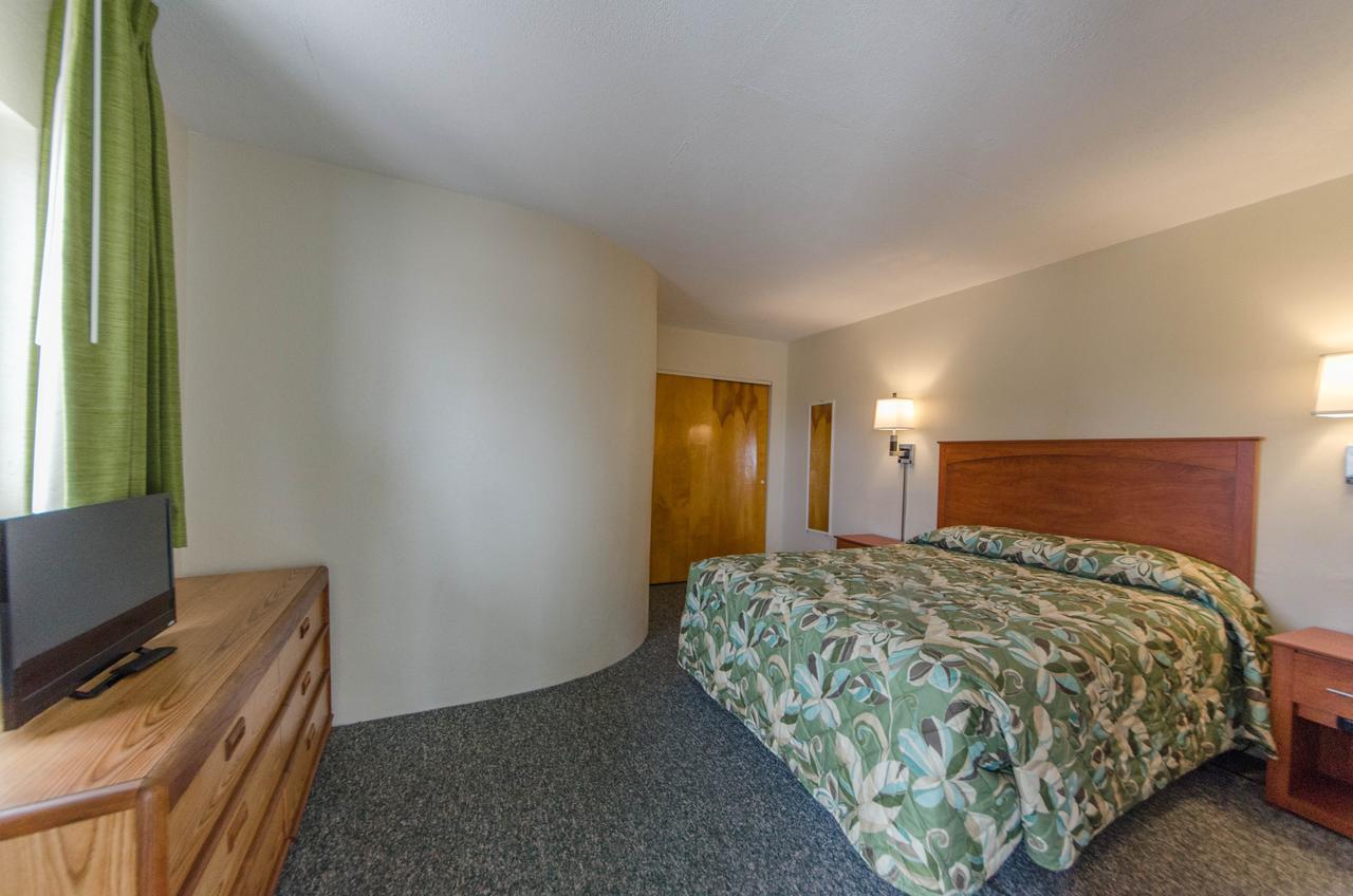 Motel Attache 2*